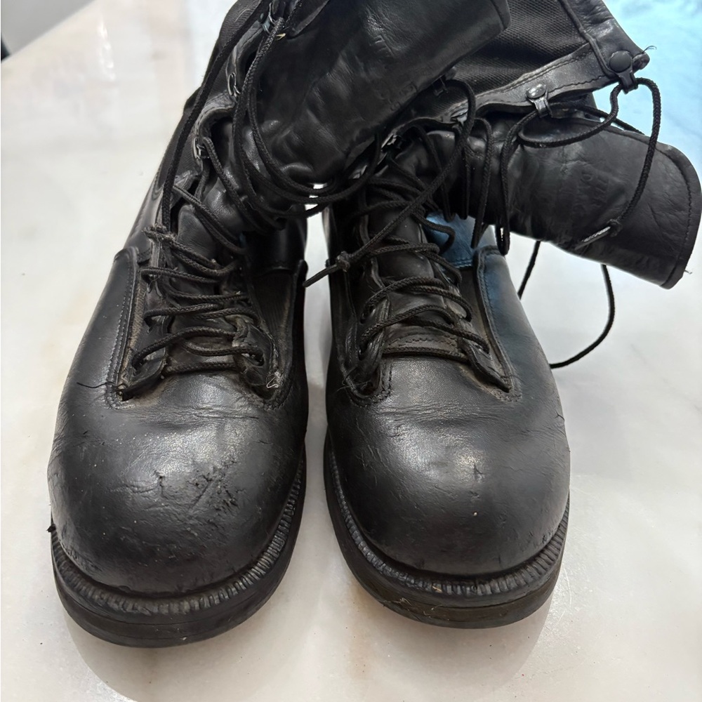 Military grade GORE-TEX Black Leather Men's Boots- vibram soles